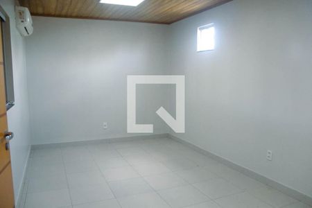 Sala/Quarto 1 de casa para alugar com 2 quartos, 90m² em Setor Crimeia Oeste, Goiânia