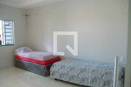 Quarto 2 com closet e suíte de casa para alugar com 2 quartos, 90m² em Setor Crimeia Oeste, Goiânia