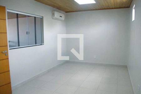 Sala/Quarto 1 de casa para alugar com 2 quartos, 90m² em Setor Crimeia Oeste, Goiânia