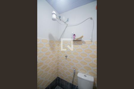 Banheiro de kitnet/studio para alugar com 1 quarto, 12m² em Tropical, Contagem