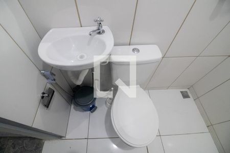 Banheiro de kitnet/studio para alugar com 1 quarto, 20m² em Tropical, Contagem