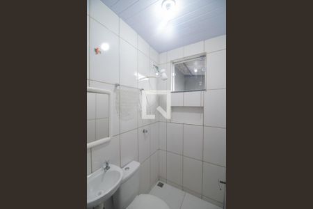 Banheiro de kitnet/studio para alugar com 1 quarto, 20m² em Tropical, Contagem