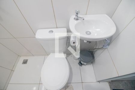 Banheiro de kitnet/studio para alugar com 1 quarto, 25m² em Tropical, Contagem