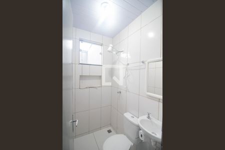 Banheiro de kitnet/studio para alugar com 1 quarto, 25m² em Tropical, Contagem