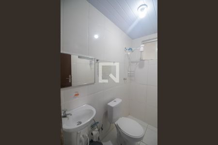 Banheiro de kitnet/studio para alugar com 1 quarto, 22m² em Tropical, Contagem