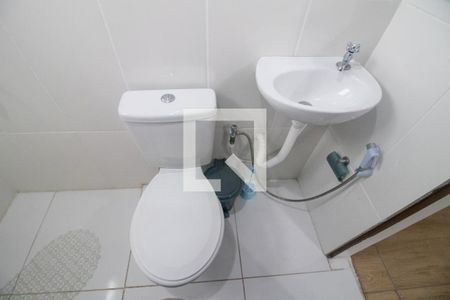 Banheiro de kitnet/studio para alugar com 1 quarto, 25m² em Tropical, Contagem