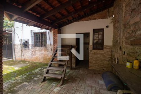 Casa à venda com 400m², 5 quartos e 4 vagas Casa à venda com 400m², 5 quartos e 4 vagasÁrea comum - Churrasqueira