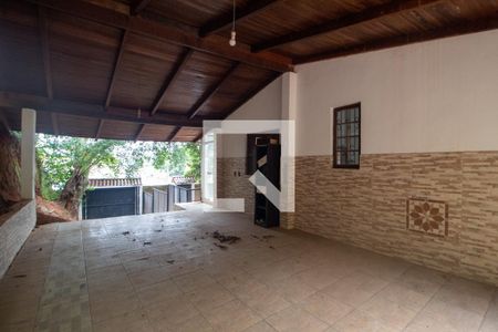 Casa à venda com 400m², 5 quartos e 4 vagas Casa à venda com 400m², 5 quartos e 4 vagasGaragem