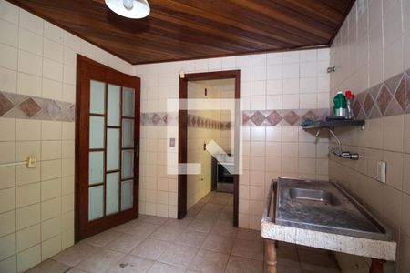 Cozinha de casa à venda com 5 quartos, 400m² em Nonoai, Porto Alegre