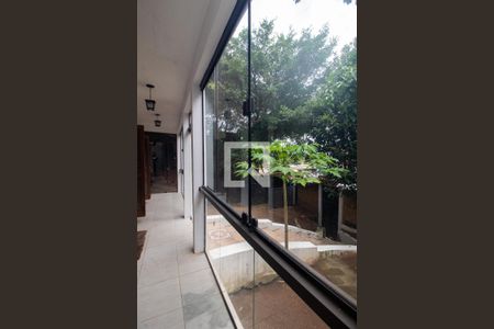 Casa à venda com 400m², 5 quartos e 4 vagas Casa à venda com 400m², 5 quartos e 4 vagasHall de entrada