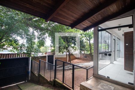 Casa à venda com 400m², 5 quartos e 4 vagas Casa à venda com 400m², 5 quartos e 4 vagasGaragem