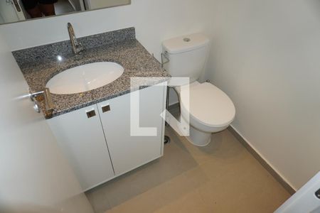 Banheiro de apartamento para alugar com 1 quarto, 33m² em Pinheiros, São Paulo