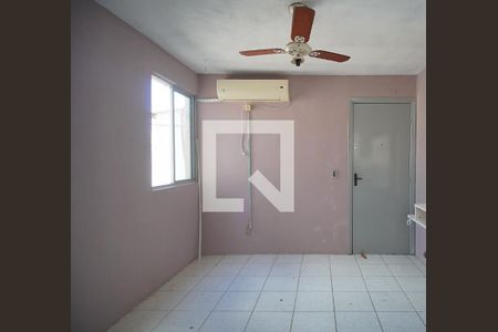 Sala de apartamento para alugar com 2 quartos, 42m² em Canudos, Novo Hamburgo