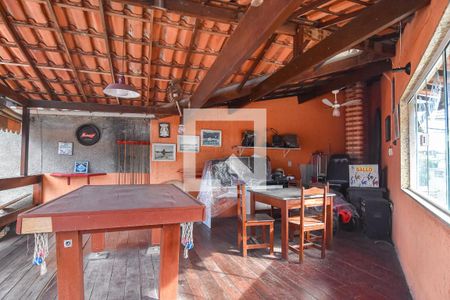 Casa à venda com 765m², 4 quartos e 5 vagas Casa à venda com 765m², 4 quartos e 5 vagasÁrea comum