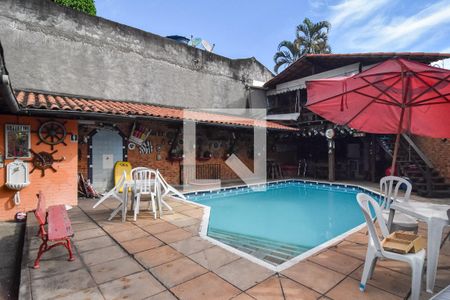 Casa à venda com 765m², 4 quartos e 5 vagas Casa à venda com 765m², 4 quartos e 5 vagasÁrea comum