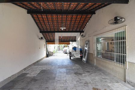 Casa à venda com 765m², 4 quartos e 5 vagas Casa à venda com 765m², 4 quartos e 5 vagasÁrea comum