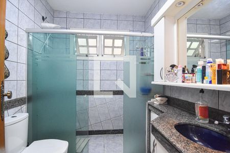 Casa à venda com 765m², 4 quartos e 5 vagas Casa à venda com 765m², 4 quartos e 5 vagasBanheiro