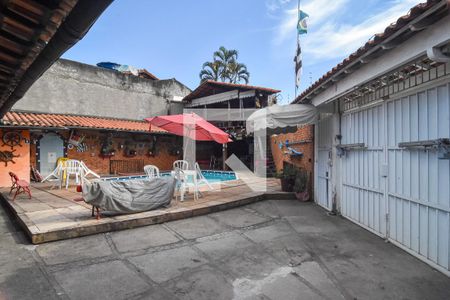 Casa à venda com 765m², 4 quartos e 5 vagas Casa à venda com 765m², 4 quartos e 5 vagasÁrea comum