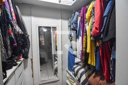 Casa à venda com 765m², 4 quartos e 5 vagas Casa à venda com 765m², 4 quartos e 5 vagasSuíte