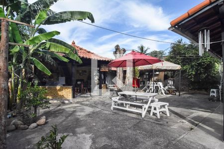 Casa à venda com 765m², 4 quartos e 5 vagas Casa à venda com 765m², 4 quartos e 5 vagasÁrea comum