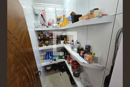 Despensa de casa à venda com 3 quartos, 270m² em Jardim Rosa de Franca, Guarulhos