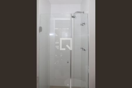 Banheiro de kitnet/studio para alugar com 1 quarto, 24m² em Perdizes, São Paulo