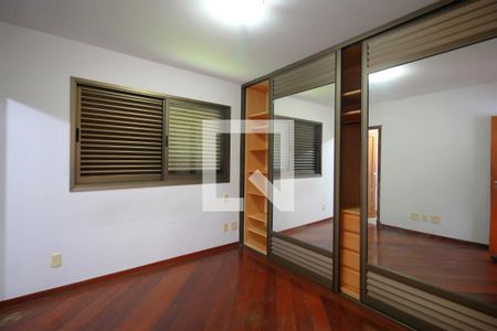 Suite de apartamento à venda com 2 quartos, 90m² em Funcionários, Belo Horizonte