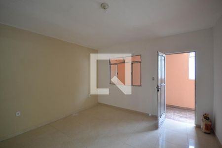 Sala de casa para alugar com 2 quartos, 70m² em Areia Branca, Belford Roxo