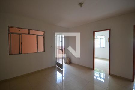 Sala de casa para alugar com 2 quartos, 70m² em Areia Branca, Belford Roxo