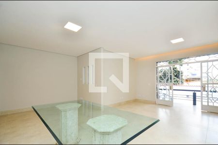 Sala de casa à venda com 3 quartos, 282m² em São Lucas, Belo Horizonte