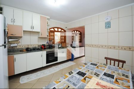 Casa à venda com 191m², 4 quartos e 3 vagas Casa à venda com 191m², 4 quartos e 3 vagasCozinha - Armários