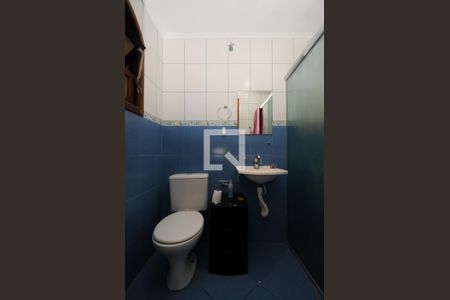 Casa à venda com 191m², 4 quartos e 3 vagas Casa à venda com 191m², 4 quartos e 3 vagasEdicula - Banheiro