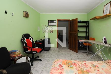 Casa à venda com 191m², 4 quartos e 3 vagas Casa à venda com 191m², 4 quartos e 3 vagasEdicula - quarto