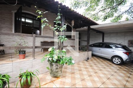 Casa à venda com 191m², 4 quartos e 3 vagas Casa à venda com 191m², 4 quartos e 3 vagasGaragem