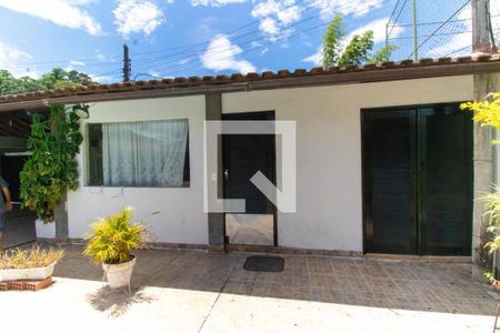 Casa à venda com 300m², 7 quartos e 2 vagas Casa à venda com 300m², 7 quartos e 2 vagasÁrea externa