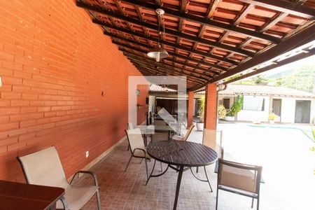 Casa à venda com 300m², 7 quartos e 2 vagas Casa à venda com 300m², 7 quartos e 2 vagasÁrea externa