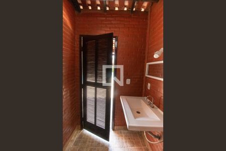 Casa à venda com 300m², 7 quartos e 2 vagas Casa à venda com 300m², 7 quartos e 2 vagasBanheiro Externo