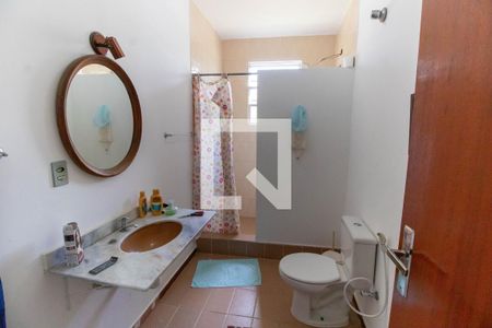 Casa à venda com 300m², 7 quartos e 2 vagas Casa à venda com 300m², 7 quartos e 2 vagasBanheiro Social 1