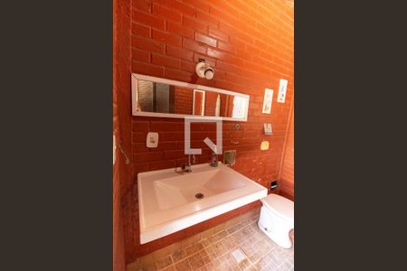 Casa à venda com 300m², 7 quartos e 2 vagas Casa à venda com 300m², 7 quartos e 2 vagasBanheiro Externo