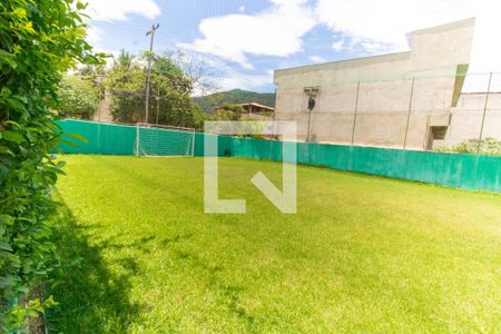 Casa à venda com 300m², 7 quartos e 2 vagas Casa à venda com 300m², 7 quartos e 2 vagasÁrea externa