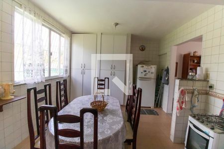 Casa à venda com 300m², 7 quartos e 2 vagas Casa à venda com 300m², 7 quartos e 2 vagasCozinha