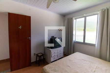 Casa à venda com 300m², 7 quartos e 2 vagas Casa à venda com 300m², 7 quartos e 2 vagasQuarto 4