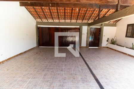 Casa à venda com 300m², 7 quartos e 2 vagas Casa à venda com 300m², 7 quartos e 2 vagasGaragem