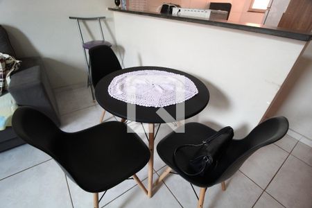 Sala de apartamento para alugar com 2 quartos, 42m² em Mansour, Uberlândia