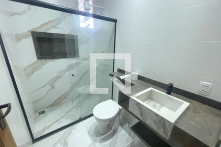 Banheiro de casa para alugar com 1 quarto, 58m² em Jardim Vinte E Cinco de Agosto, Duque de Caxias