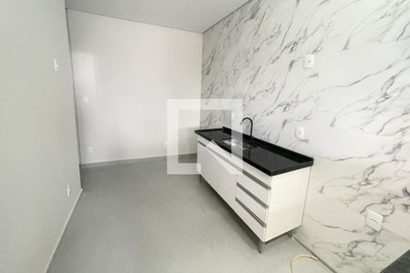 Cozinha de casa para alugar com 1 quarto, 58m² em Jardim Vinte E Cinco de Agosto, Duque de Caxias