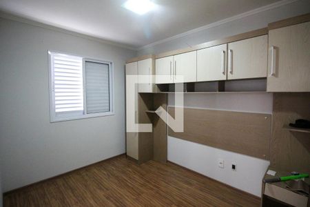 Quarto 1 de apartamento para alugar com 2 quartos, 45m² em Vila Carmosina, São Paulo