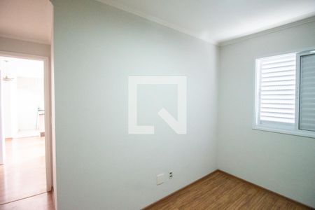 Quarto 1 de apartamento para alugar com 2 quartos, 45m² em Vila Carmosina, São Paulo