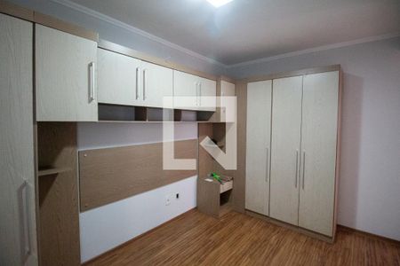 Quarto 1 de apartamento para alugar com 2 quartos, 45m² em Vila Carmosina, São Paulo