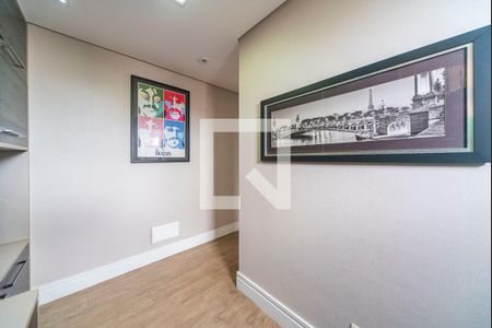 Apartamento à venda com 180m², 3 quartos e 3 vagas Apartamento à venda com 180m², 3 quartos e 3 vagasEscritório